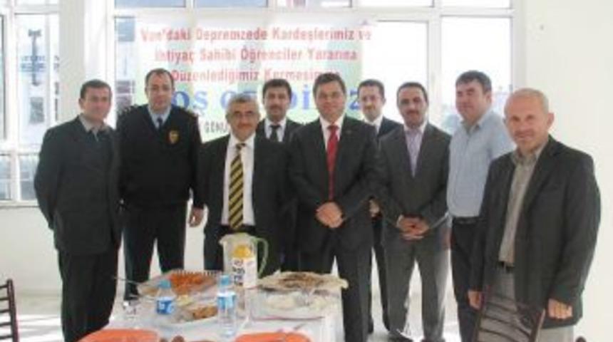 Fakir &ouml;ğrenciler ve depremzedeler i&ccedil;in kermes d&uuml;zenlendi