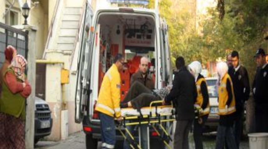 Ağa&ccedil; budamak i&ccedil;in &ccedil;ıktığı duvardan d&uuml;şerek yaralandı