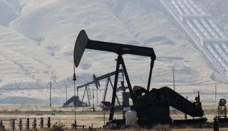 Brent petrol&uuml;n varili 102,90 dolardan işlem g&ouml;r&uuml;yor