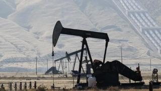 Brent petrolün varili 102,90 dolardan işlem görüyor