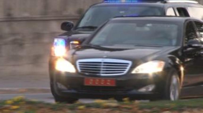 Başbakan Erdoğan annesinin kabrini ziyaret etti