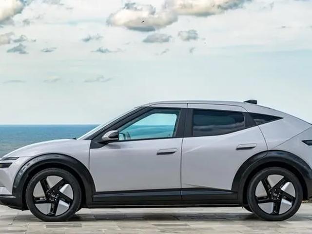 Hyundai'nin İzmit'te &uuml;rettiği ilk elektrikli modeli IONIQ 3 satışa &ccedil;ıktı
