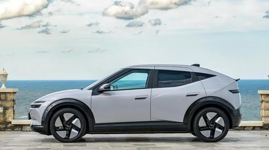 Hyundai'nin İzmit'te &uuml;rettiği ilk elektrikli modeli IONIQ 3 satışa &ccedil;ıktı