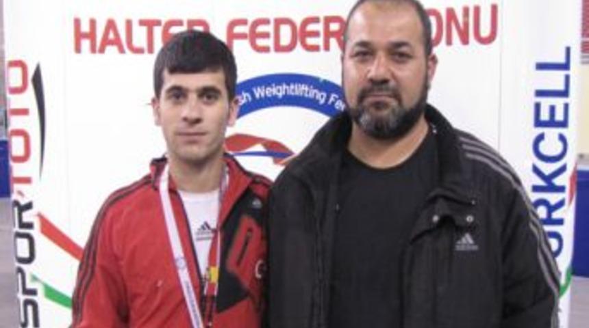 Vanlı halterci Şevket kardeş T&uuml;rkiye şampiyonu oldu
