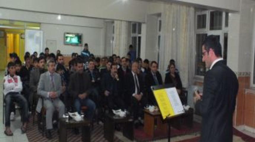 Yetiştirme yurdu &ouml;ğrencilerine ilahi konseri verildi