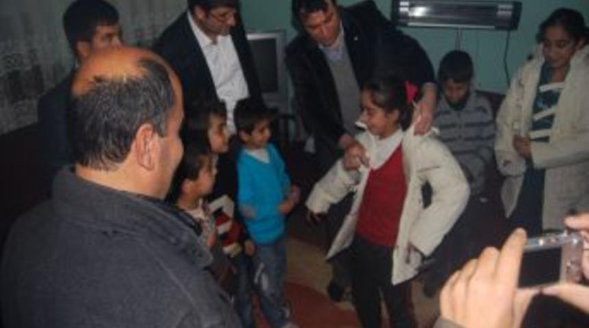 Kaymakamlık ve emniyetten depremzede ailelere yardım eli