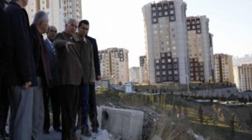 Başkan Yaşar TOKİ sakinlerinin sorunlarını dinledi