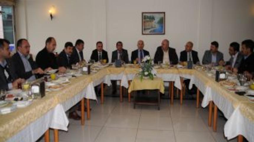 Milletvekili K&uuml;&ccedil;&uuml;kaydın: Vanlı kardeşlerimize yardımcı olmalıyız