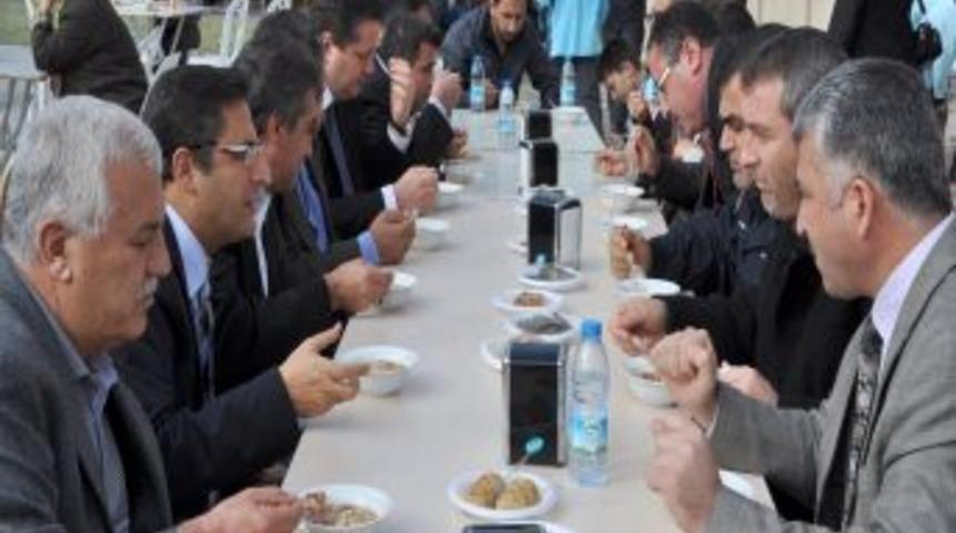 &Ouml;zel Bilge Koleji aşure şenliği d&uuml;zenledi