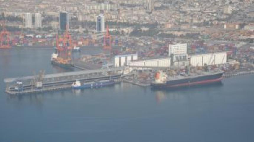 Mersin Limanında y&uuml;k trafiği SOS veriyor