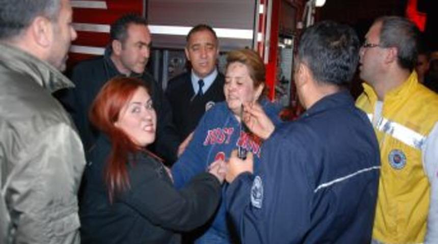 7 katlı binada yangın &ccedil;ıktı; 3 kişi dumandan zehirlendi