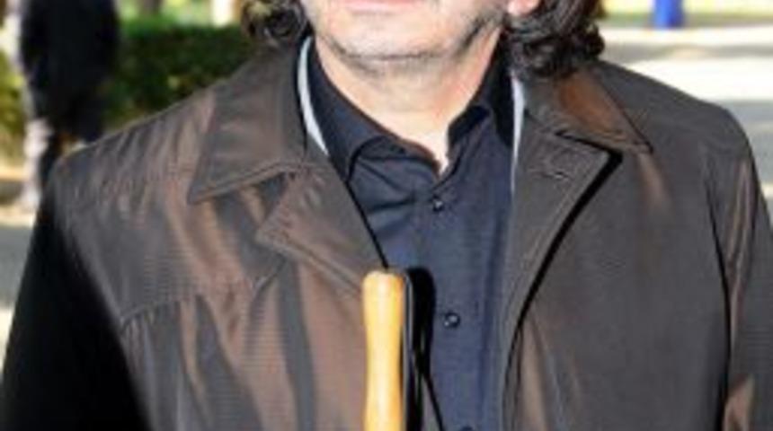 G&ouml;rme engellilere kılavuz &ccedil;izgi