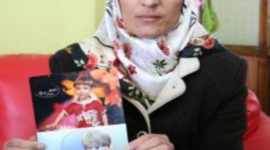 &Ccedil;ocuğunun ka&ccedil;ırıldığını iddia eden acılı anne yardım istiyor