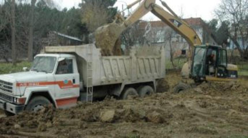 İlkadım il&ccedil;esinde yeni yol a&ccedil;ma &ccedil;alışması