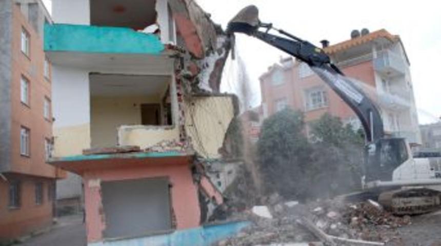 &Uuml;nye&rsquo;nin en b&uuml;y&uuml;k caddesine alternatif yol yapılıyor