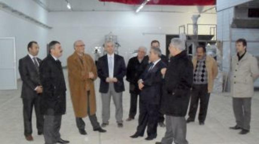 Başkan Yılmaz Halk Ekmek Fabrikası'ndaki hijyene hayran kaldı