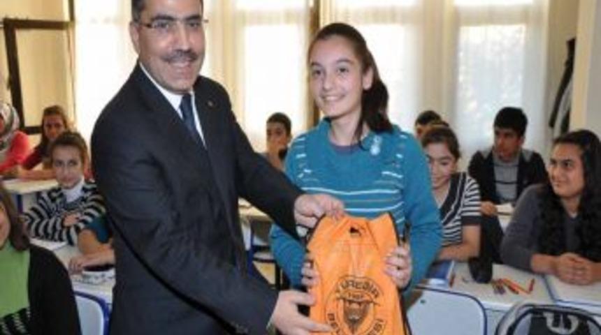 Y&uuml;reğir Belediyesi başarılı &ouml;ğrencileri destekliyor