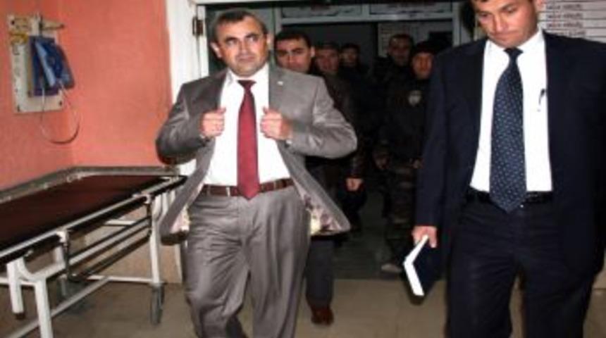 Midyat&rsquo;ta 2 polis kaza kurşunuyla yaralandı