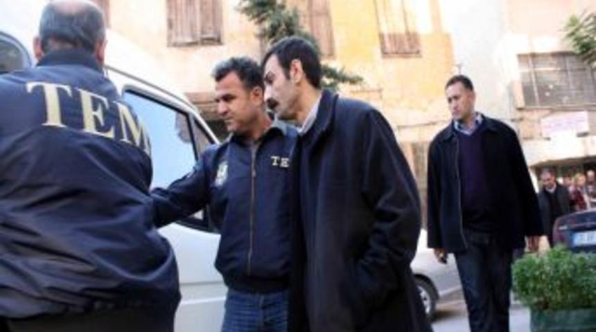 KCK operasyonunda g&ouml;zaltına alınan avukatın b&uuml;rosu arandı