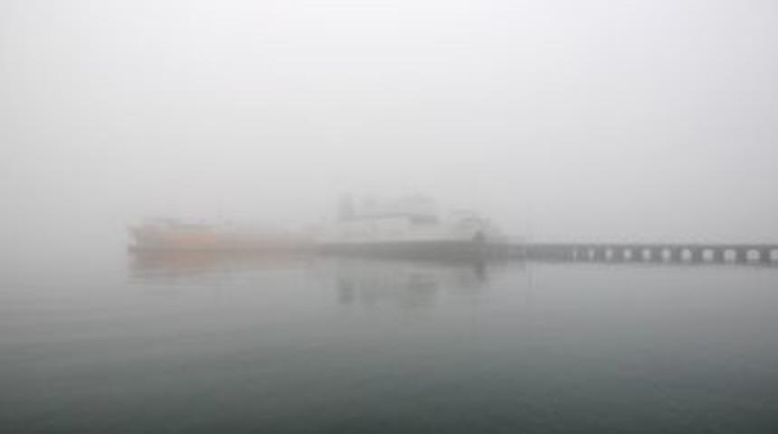 Tekirdağ'da yoğun sis kara ve deniz trafiğini olumsuz etkiliyor