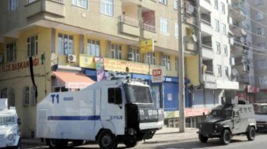 Diyarbakır&rsquo;da KCK operasyonunda &ccedil;ok sayıda g&ouml;zaltı