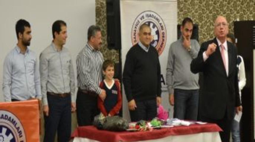 İletişim Uzmanı G&uuml;lay: Birbirimizi s&uuml;rekli yanlış anlıyoruz