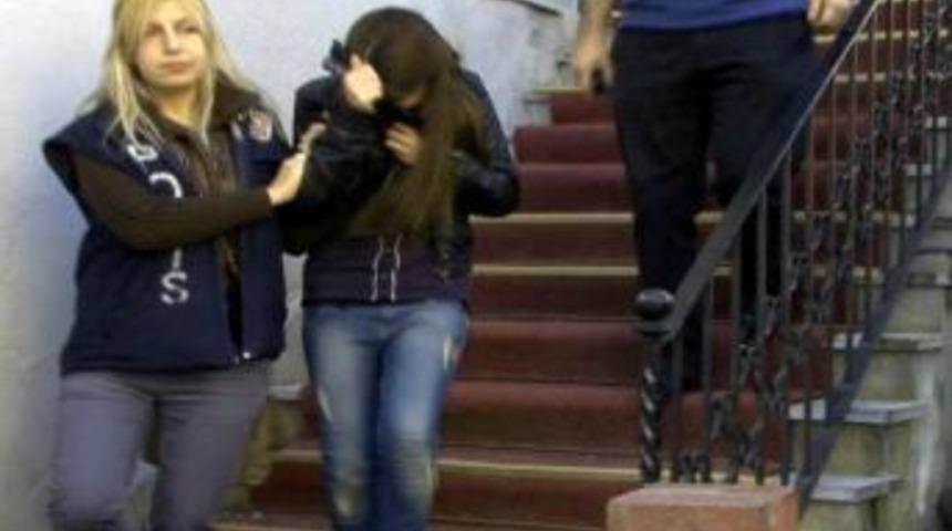 Arap baharının &ouml;nc&uuml;s&uuml; Bouazizi'nin kız kardeşine kapka&ccedil;