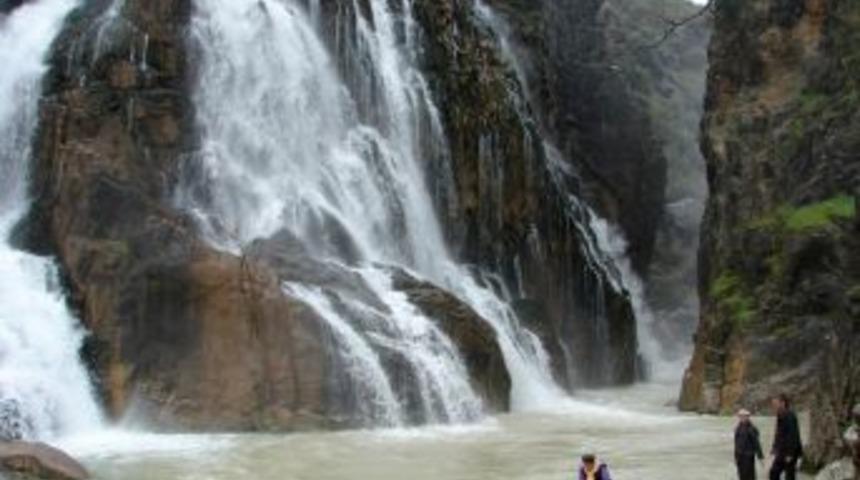 Altınbeşik ve U&ccedil;ansu Şelalesi'nin doğal g&uuml;zellikleri d&uuml;nyaya tanıtılacak