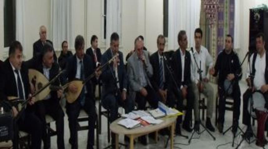 Vanlı depremzede Ayşenur'un okuduğu şiir herkesi ağlattı