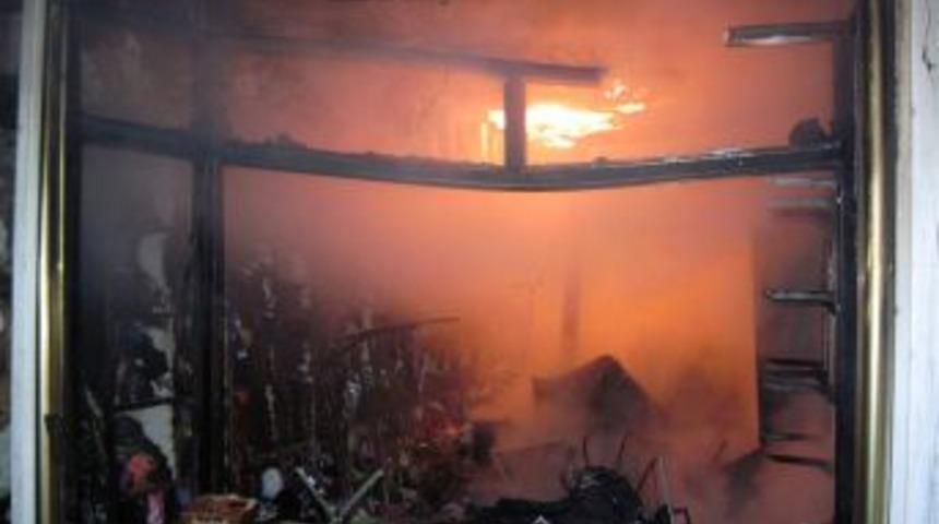 Ereğli Uzun &Ccedil;arşı'da yangın paniği