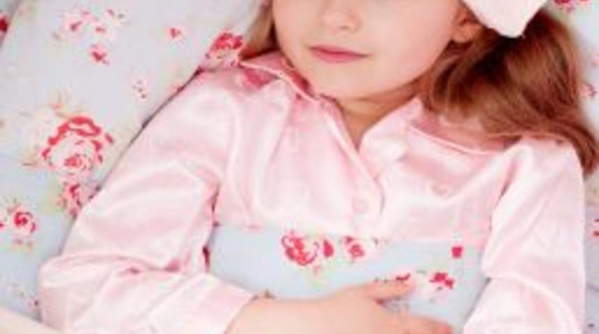 &lsquo;Ateşli &ccedil;ocuğa bol sıvı verin&rsquo;