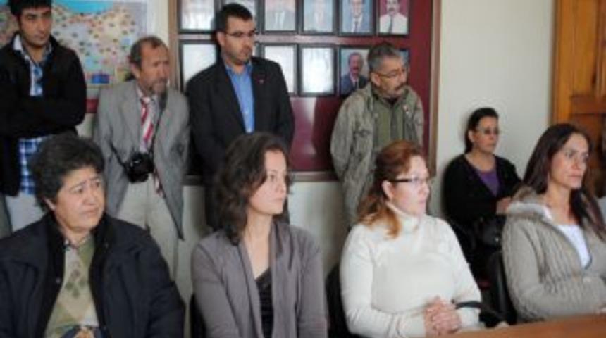 CHP'li kadınlar, topladığı 3 bin imzayı TBMM Başkanlığı'na g&ouml;nderdi