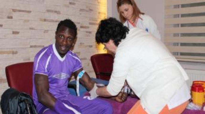 Ordusporlu futbolcular, Portekizli Carlos Martins'in oğlu i&ccedil;in kan verdi