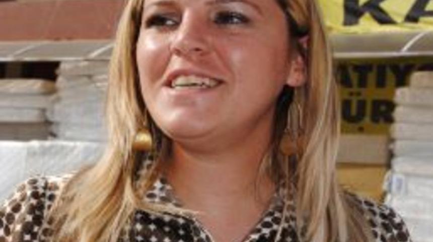 &Uuml;nal: Kadına şiddetin &ouml;n&uuml;ne ge&ccedil;ilmede toplumsal g&uuml;&ccedil;birliği yapmalıyız