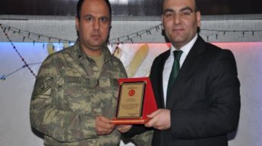 Bing&ouml;l Valisi G&uuml;ven&ccedil;er'den teşekk&uuml;r yemeği