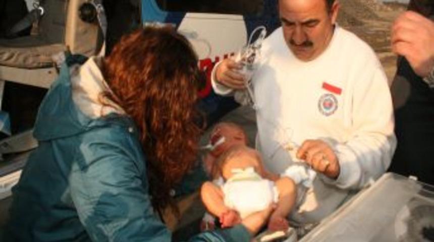 4 g&uuml;nl&uuml;k bebek, ambulans helikopterle Ankara'ya sevk edildi