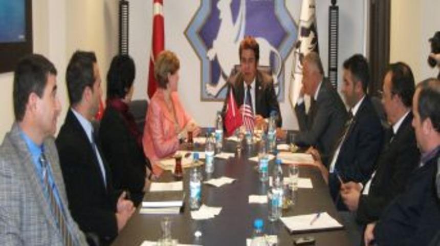 ABD ataşesi, yat ve tekne sanayiini araştırmak &uuml;zere Alanya&rsquo;ya geldi