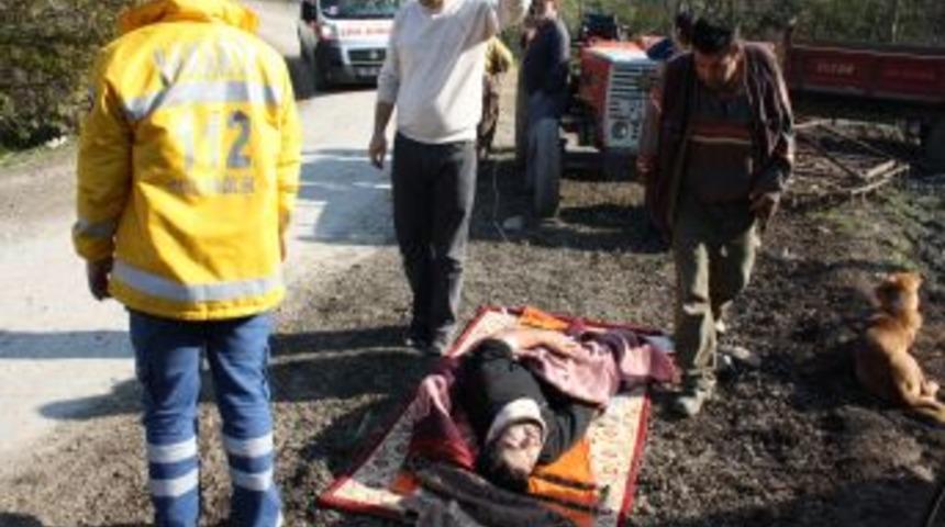 Engelli ehliyetsiz s&uuml;r&uuml;c&uuml; trakt&ouml;r&uuml; devirdi, kendi yaralandı, kardeşi &ouml;ld&uuml;