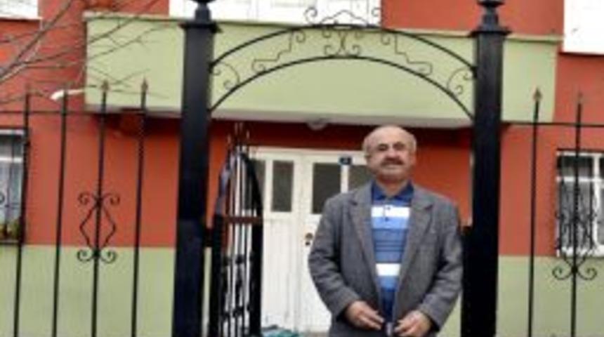 Bu k&ouml;yde evler ay yıldızlı