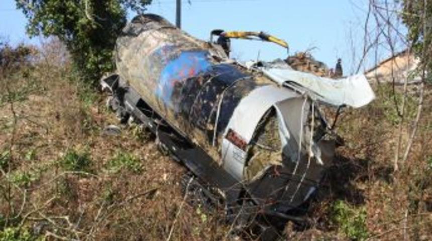 Mazot taşıyan 2 tanker vagon raydan &ccedil;ıktı, demiryolu ulaşıma kapandı