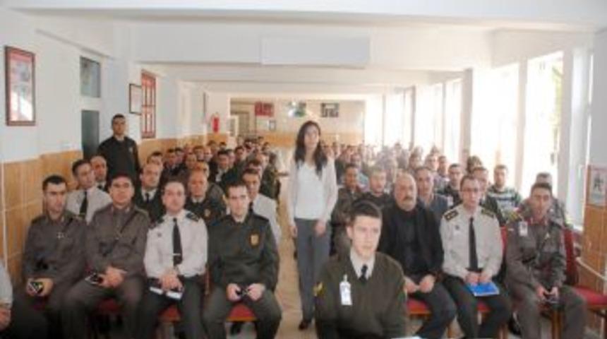 Jandarmaya stres semineri verildi