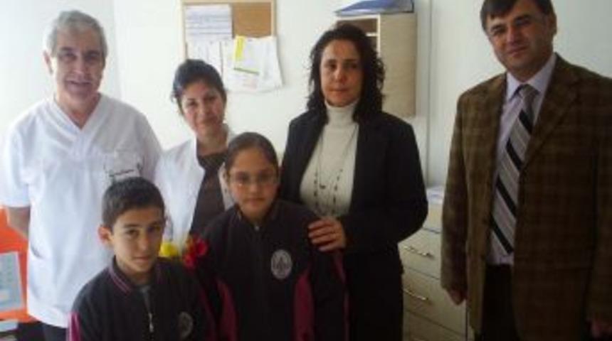 Edremit Ağız ve Diş Sağlığı Merkezi diş fırçası ve macunu dağıttı