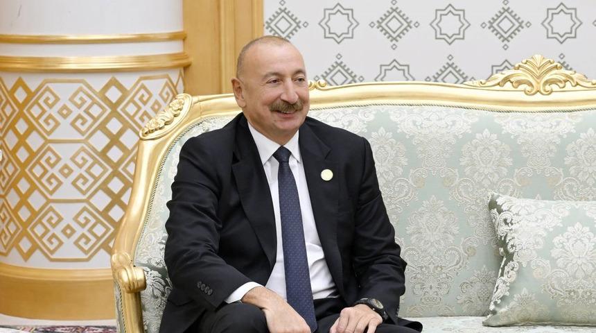 Azerbaycan Cumhurbaşkanı Aliyev, İran Cumhurbaşkanı Pezeşkiyan&rsquo;la bir araya geldi