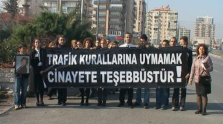 Trafik ter&ouml;r&uuml;ne dikkat &ccedil;ekmek i&ccedil;in Cumhurbaşkanı G&uuml;l'e mektup verecekler
