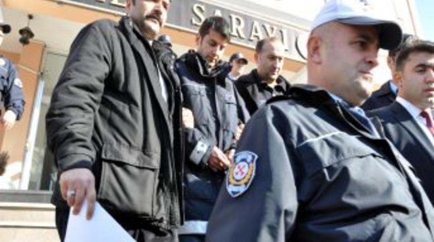 Ayrıldığı kız arkadaşını &ouml;ld&uuml;ren zanlı tutuklandı