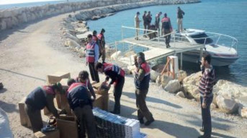Teknede 62 bin 830 paket sigara ele ge&ccedil;irildi