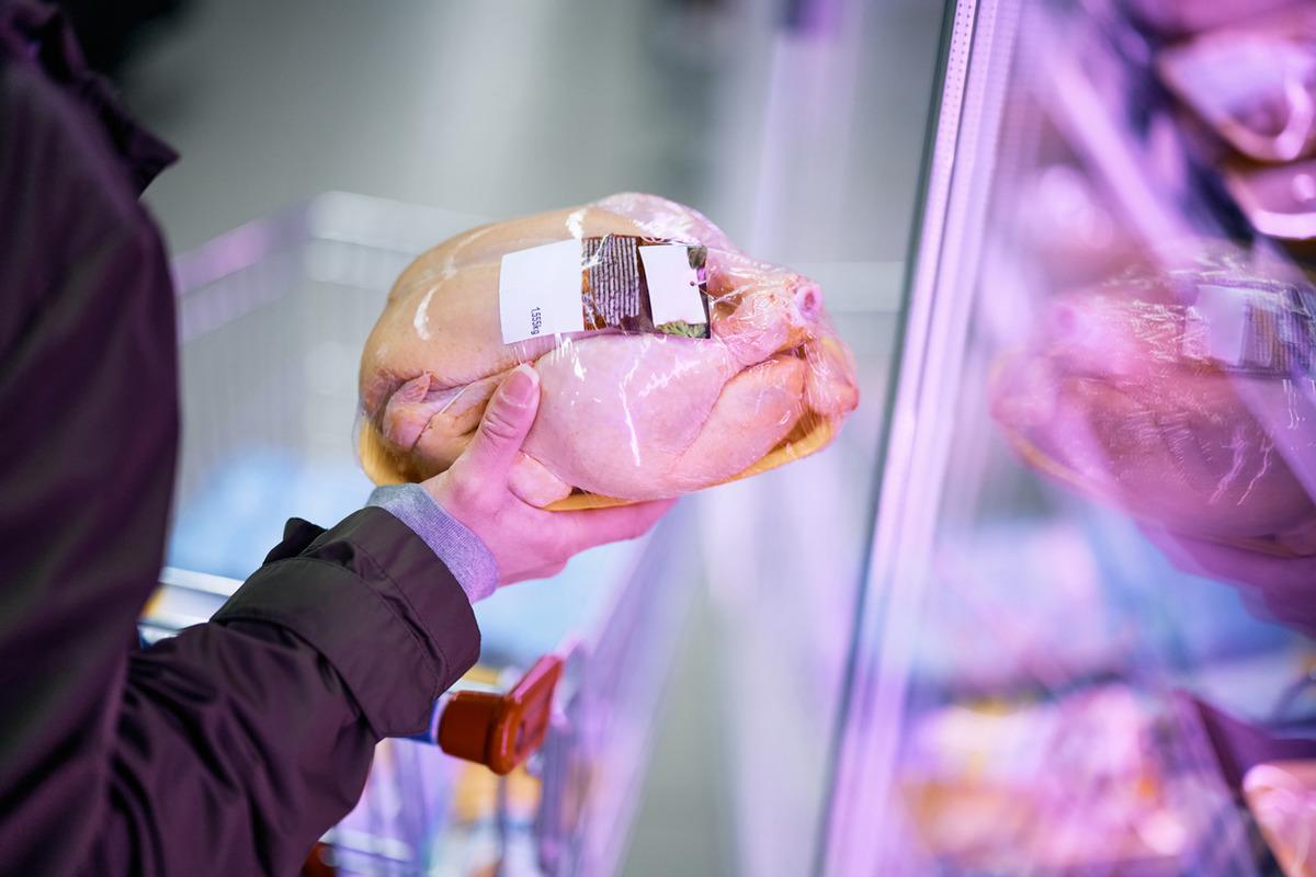 Markette tavuk alırken çoğu kişi rengine bakıyor! Sarı ve beyaz arasındaki fark meğer buymuş 2