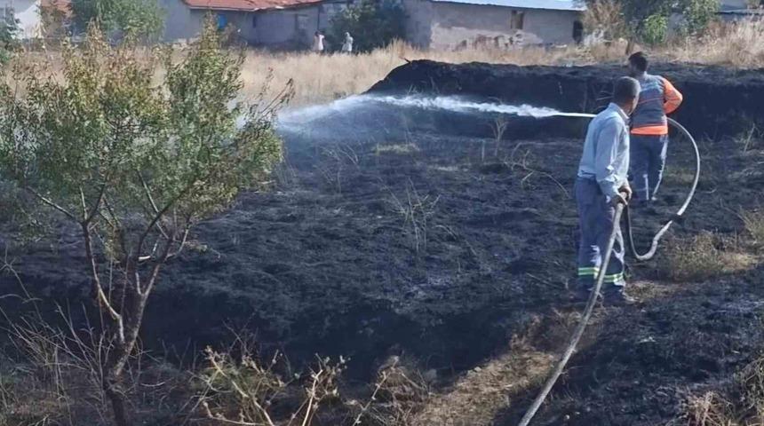 Hisarcık&rsquo;ta ot yangınına k&ouml;yl&uuml;lerden hızlı m&uuml;dahale