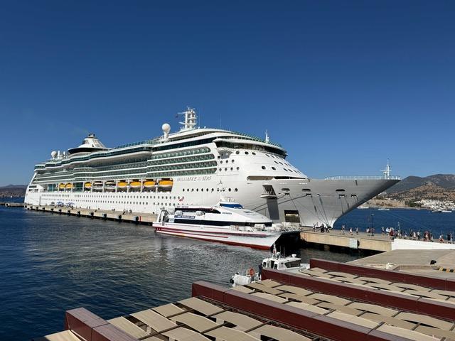 Bodrum'a "Brilliance Of The Seas" kruvaziyeriyle 2 bin 242 turist geldi