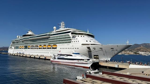 Bodrum'a Brilliance Of The Seas kruvaziyeriyle 2 bin 242 turist geldi